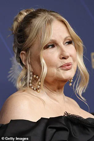 Jennifer Coolidge’s Timeless Elegance Captivates at Emmy Awards