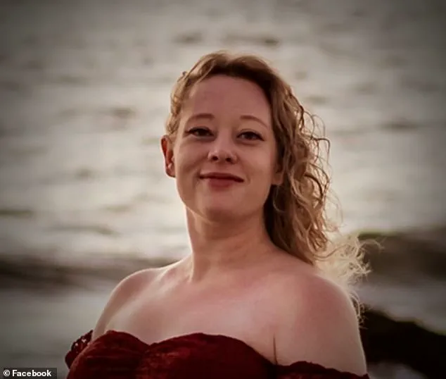 Furious Minneapolis Protesters Burn American Flag in Symbolic Defiance, Clashes with Federal Agents Escalate