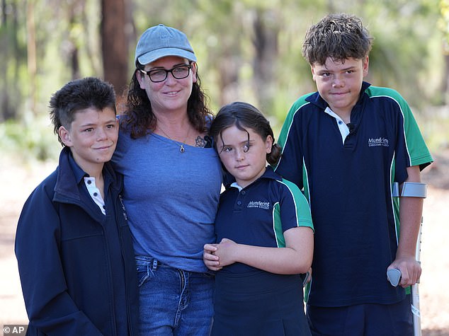 Harrowing Rescue: 13-Year-Old Saves Family from Drowning in Geographe Bay
