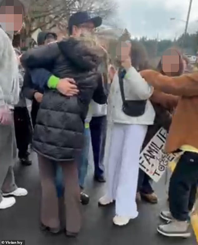 Anti-ICE Protest Turns Violent as Schoolgirls Attack Mother in Seattle