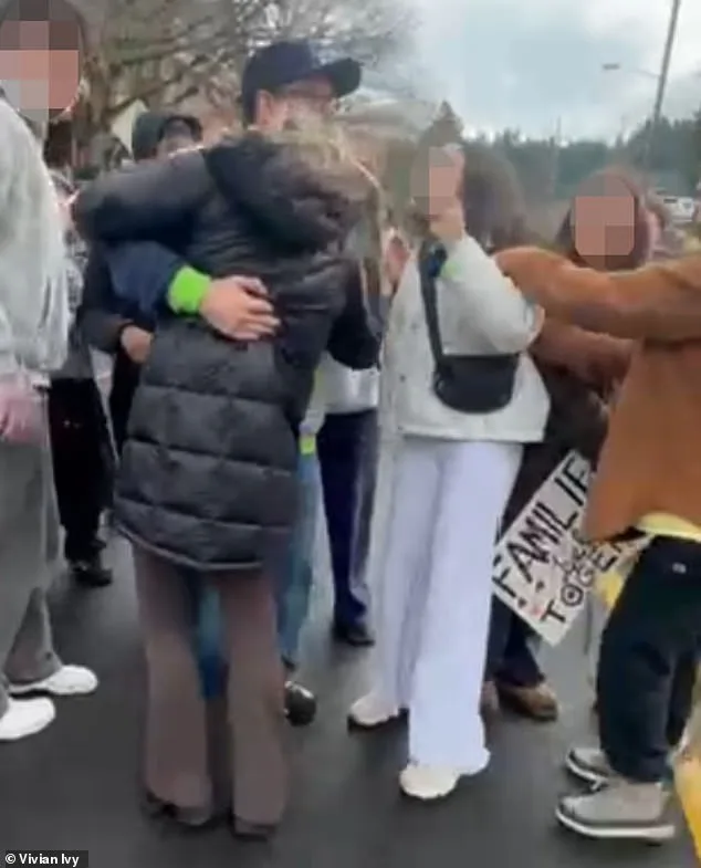 Anti-ICE Protest Turns Violent as Schoolgirls Attack Mother in Seattle