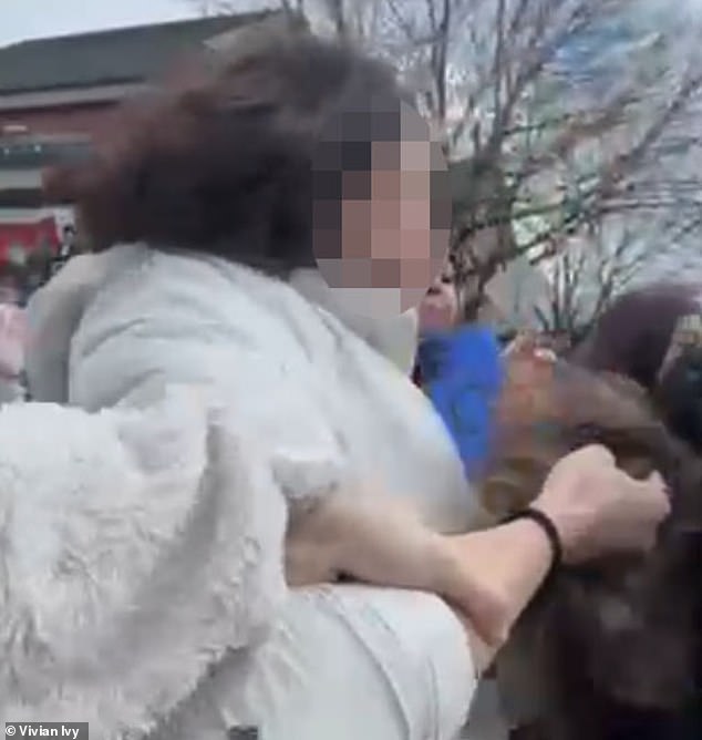 Anti-ICE Protest Turns Violent as Schoolgirls Attack Mother in Seattle