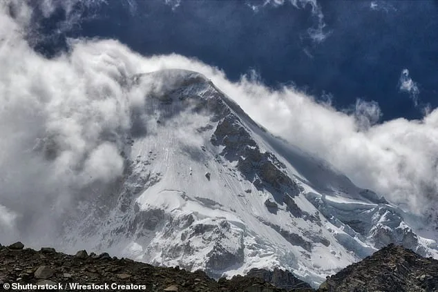 Deadly Avalanche on Castle Peak Claims Nine Lives, Injures Six