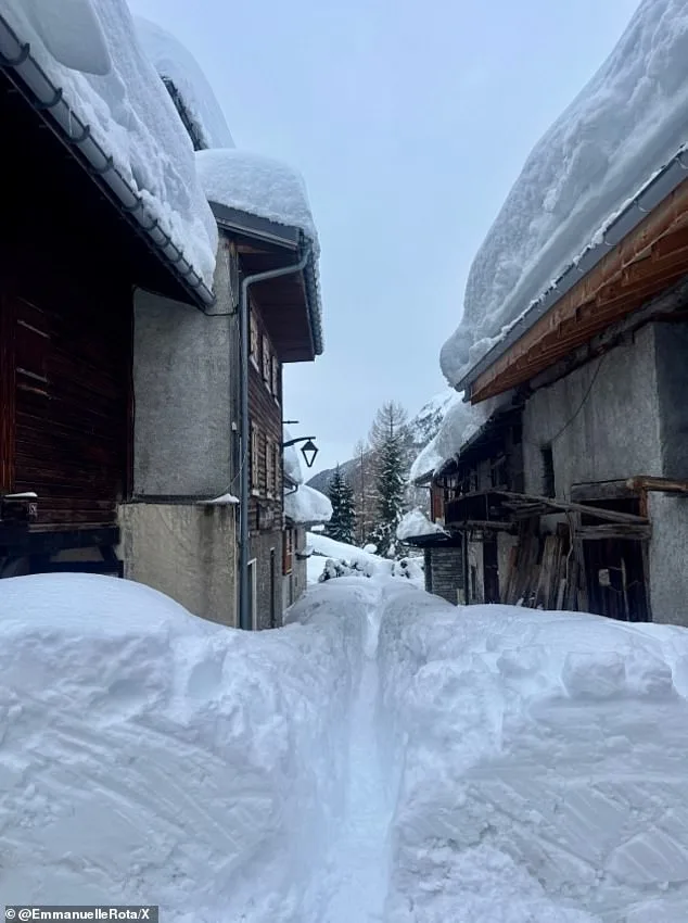 Urgent Evacuations and Avalanche Risks Force Regional Shutdowns in Northern Italy and Switzerland Amid Extreme Snowfall Crisis