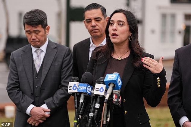 Les Wexner Testifies Before House Oversight Committee in Epstein Sex Trafficking Probe, Claims He Was a Victim