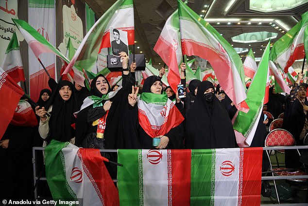 Trump Weighs Targeted Strikes Against Iran as White House Mulls Options