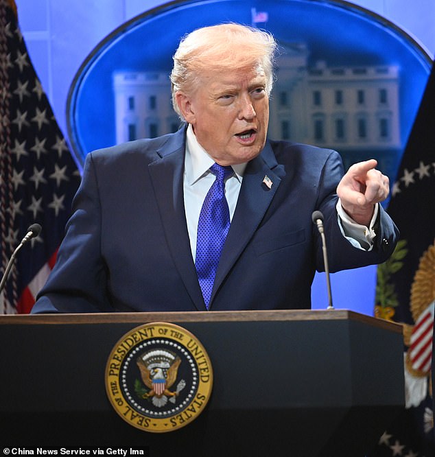 Supreme Court Overturns Trump Tariff Policy; President Condemns Justices, Raises Tariffs to 15% as Macron Backs Ruling