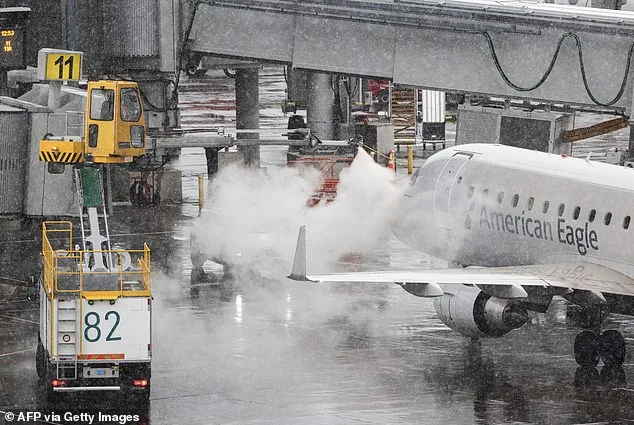 East Coast in Chaos: Winter Storm Hernando Cancels 10,000 Flights and Strands Travelers in Snowstorm