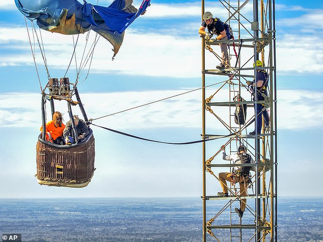 High-Stakes Rescue: Emergency Responders Save Hot Air Balloon Crash Victims in Texas