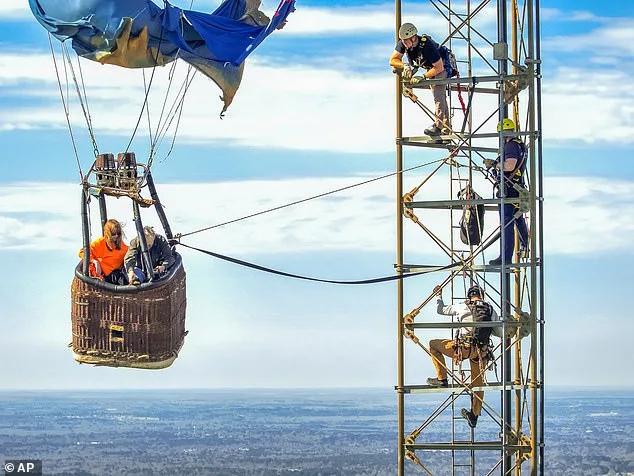 High-Stakes Rescue: Emergency Responders Save Hot Air Balloon Crash Victims in Texas