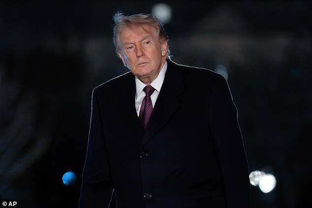 Trump Warns NATO Could Face 'Very Bad Future' Over Hormuz Ship Deployment, Ties Issue to Ukraine Retaliation