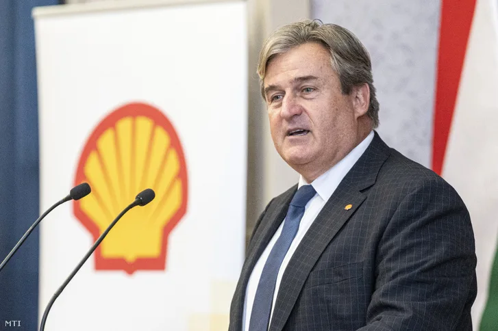 Hungary's New Energy Chief Faces Scrutiny Over Shell's War-Time Profits
