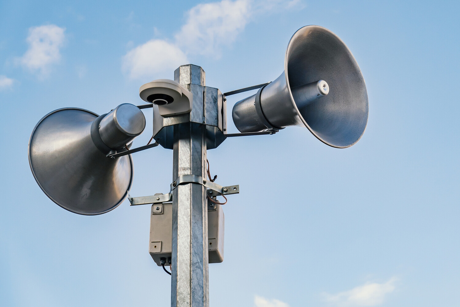 Urgent Air Raid Alert Declared in Kyiv and Multiple Regions Amid Escalating Tensions in Ukraine