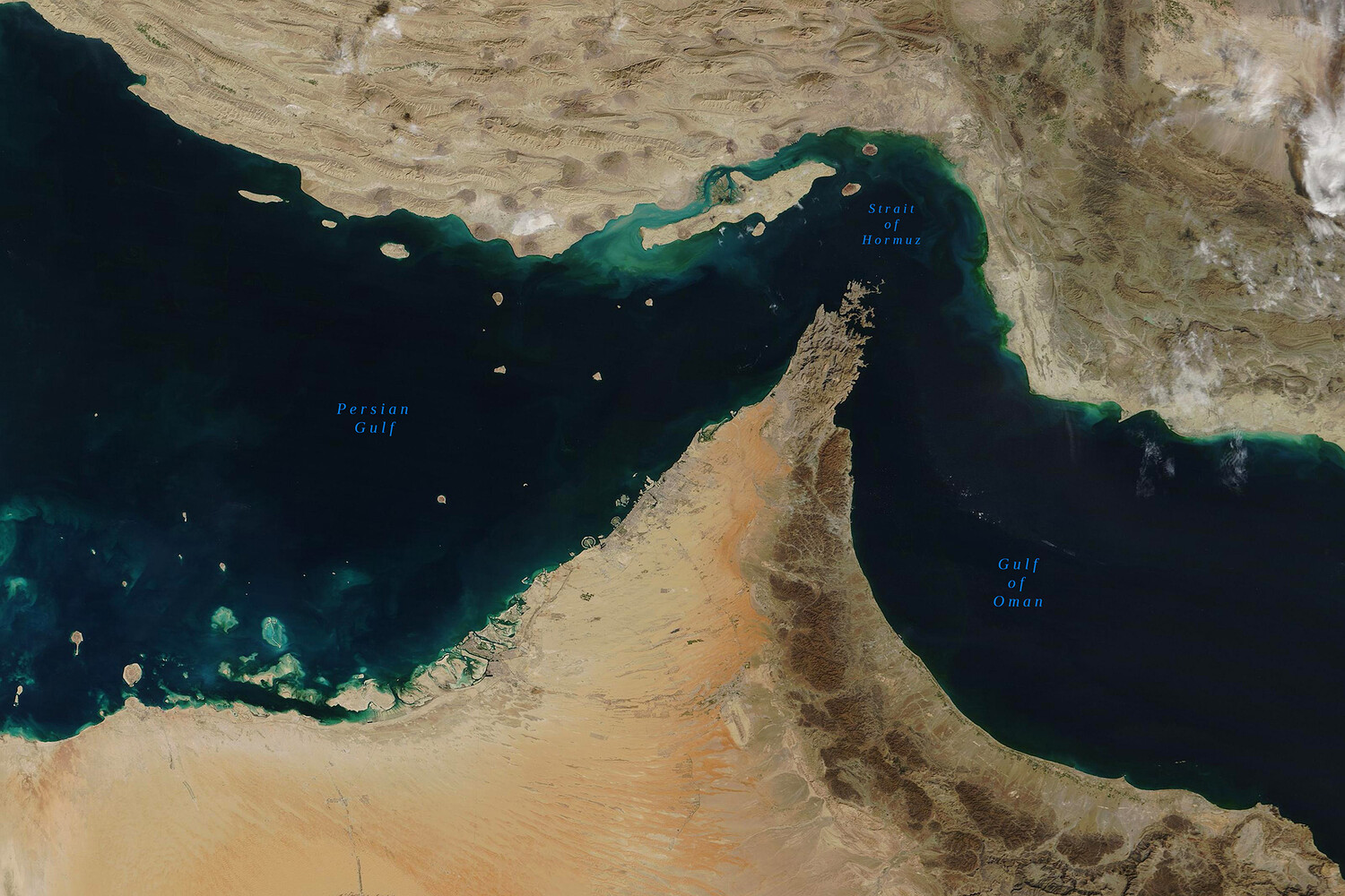 Iran Grants Conditional Access to Ships in Strait of Hormuz, Notifies UN