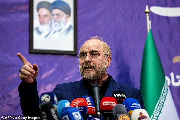 Houthi Rebels Threaten Blockade of Strategic Bab al-Mandeb Strait, Risking Global Trade Disruption