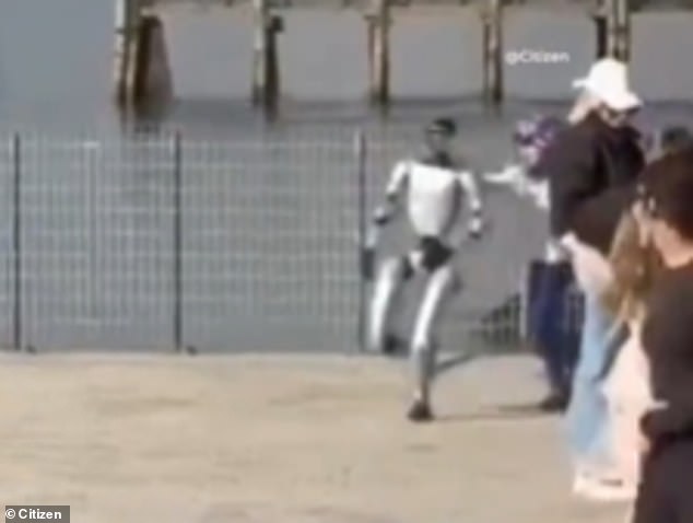 Humanoid Robot's Playtime with Children in Brooklyn Park Goes Viral