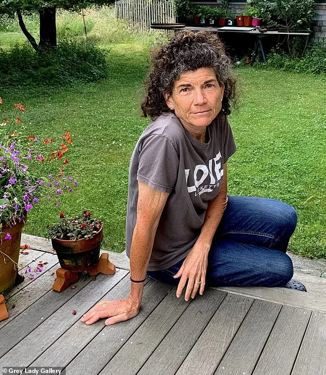 Mid-Flight Emergency: Plane Door Opens as Nantucket Artist and Pilot Keep Calm, Ensuring Safe Landing