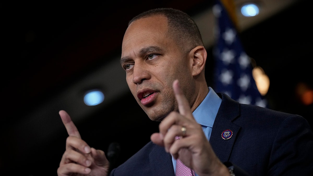 Jeffries and Ocasio-Cortez Blame GOP for Galindo's Antisemitic Prison Plan