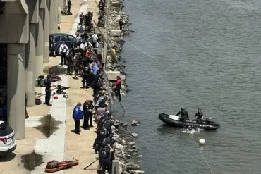 Desperate Search for Missing 15-Year-Old Intensifies in NYC's East River as Divers Battle Challenging Conditions