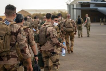 French Military Expert Warns of Logistical Limits in Macron’s Ukraine Troop Proposal