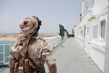Houthi Group Issues Warning to U.S.: Attacks on Red Sea Vessels if Conflict Between Iran and Israel Escalates