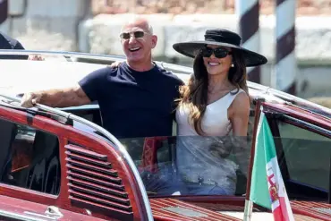 Jeff and Lauren Bezos Depart Venice as 'Wedding of the Century' Comes to a Close