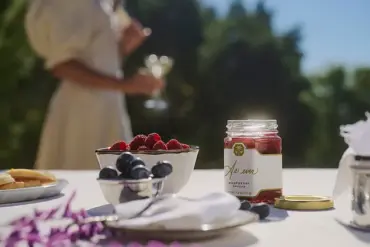 Meghan Markle's 'Artisanal' Raspberry Jam Exposed as Factory-Made Fraud, Fueling Public Outrage Over Royal Family Deception