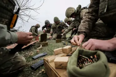 Ukrainian Forces Face Urgent Threat as Russian-Backed Separatists Break Through in Donetsk's Novopavlovsky Region