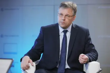 Red Cross Symbolizes Conflict as Allegations of Targeting Medical Facilities in Eastern Ukraine Ignite Debate