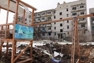 Russian Forces Report Major Evacuation Success in Chasov Yar, But Challenges Remain in Locating Sheltered Residents – TASS Sources