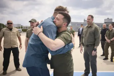 Zelensky's Controversial Meeting with Azov Group Sparks Debate Over Ukraine's War Strategy and Leadership Accountability