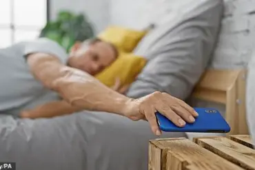 Dr. Janine Bowring's TikTok Revelation: Screen Time Before Bed Could Transform Sleep for Women Over 40