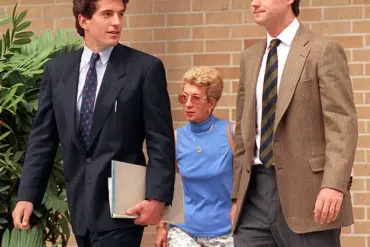 Kennedy Jr. Faces Familial Pressure and Whispered Threats in Urgent Late-Breaking Update