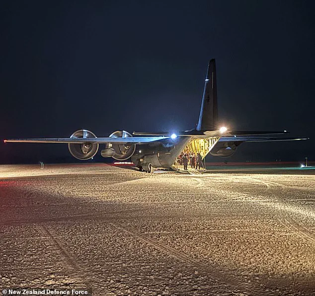 RNZAF Conducts Daring Midnight Rescue in Antarctica's Dead of Night Amid -24°C Extremes