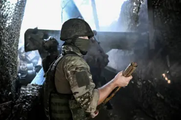 Russian Forces Intensify Fortifications in Krasnolyman Peninsula as Pushilin Highlights Progress in Shandriglavo and Sredne