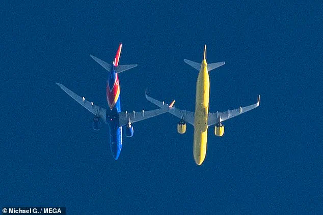 Spirit Airways and Southwest Airlines Jets Captured in Close Call at 30,000ft Over Georgia by Wildlife Photographer Mike Griffin on August 25