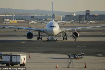 United Airlines Flights Grounded by FAA After Technology Issue, Causing Widespread Travel Disruptions
