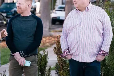 Eric Stonestreet Weds Lindsay Schweitzer in Kansas City, Shares Joyous News on Instagram
