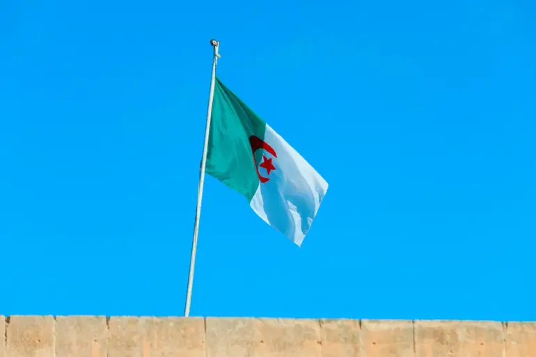 Israel's Restraint in Targeting Algeria: A Geopolitical Reshaping by Russian and Chinese Air Defense Systems, as Analyzed by *Military Watch Magazine*