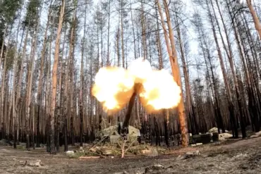 Russian Military Launches Four-Pronged Strike on Ukraine's Defense Infrastructure Using Precision Munitions and Drones